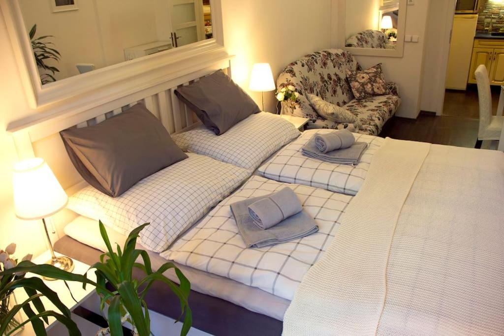 Apartment Balcony King 12 Min From Charles Bridge *